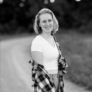 Meet your Posher, Becca